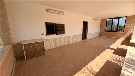 Villa Di 2 Vani, Veranda, Box. Ristrutturata, Ottimo Stato, Fotovoltaico